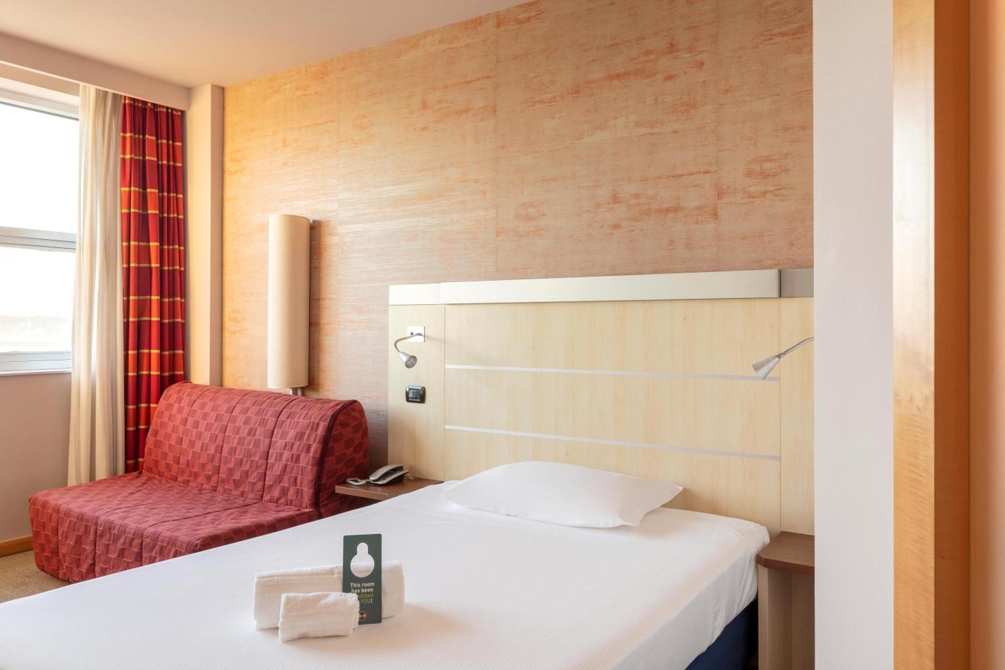 B&B Hotel Cherasco Langhe Luaran gambar