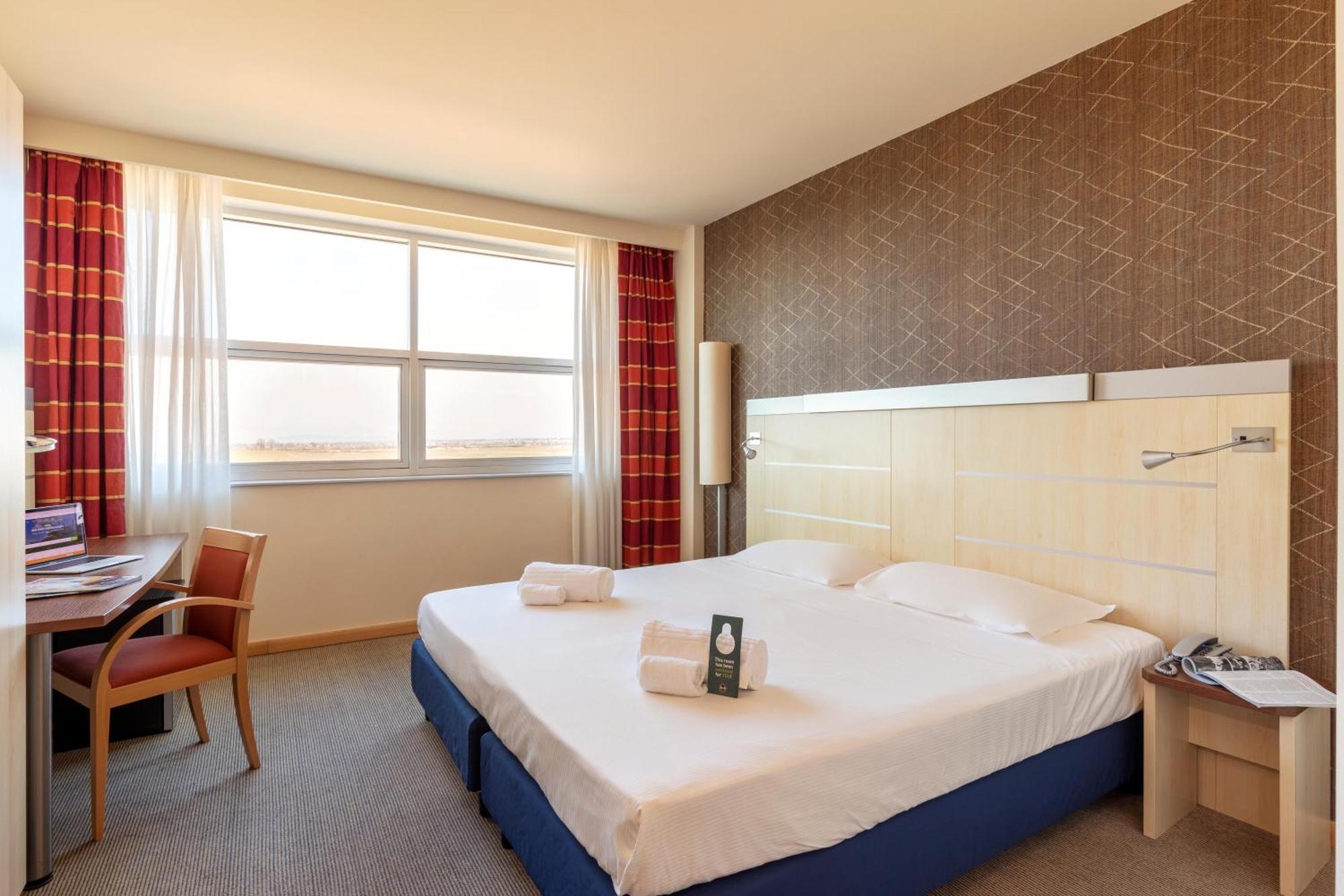 B&B Hotel Cherasco Langhe Luaran gambar