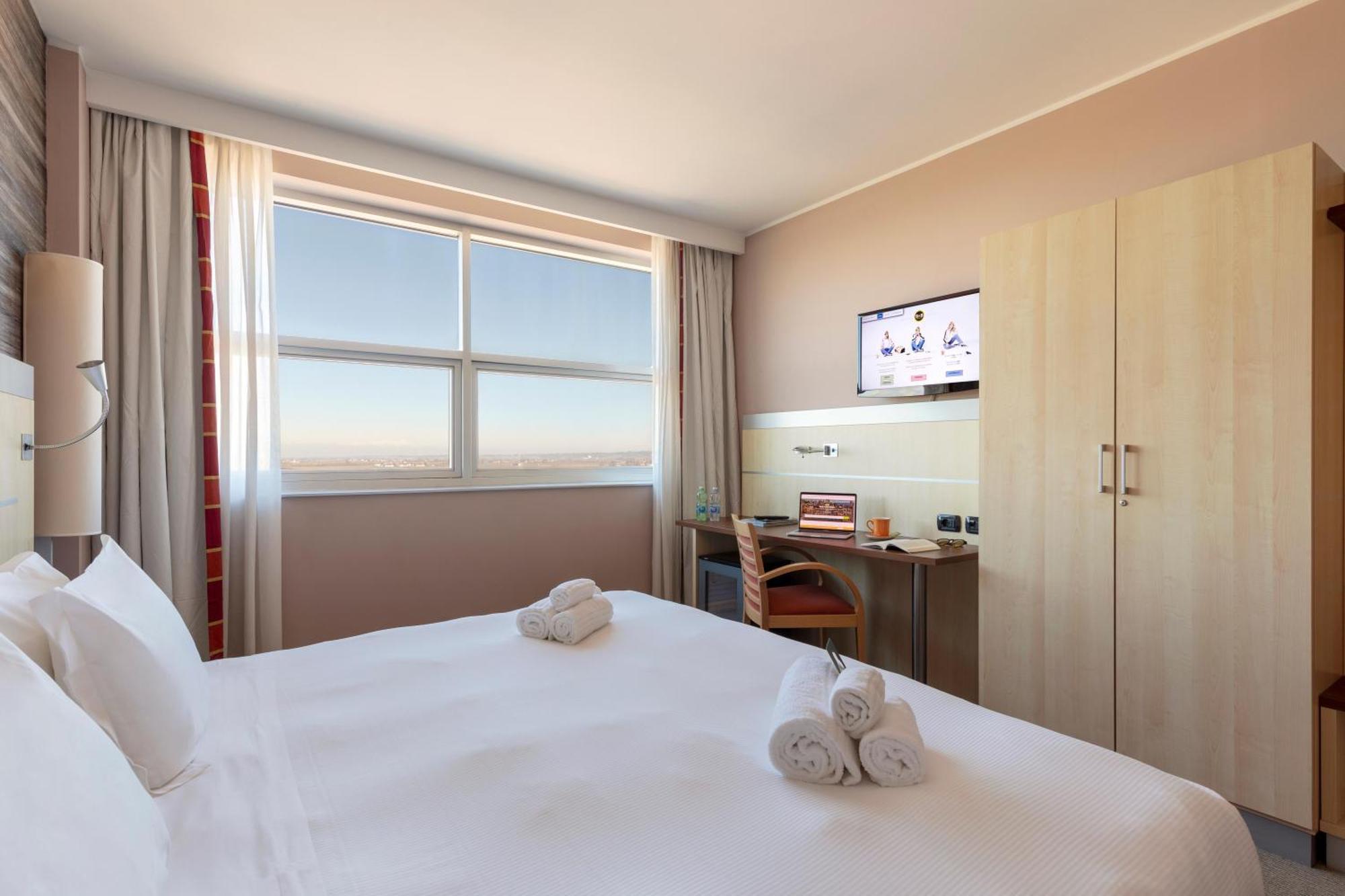 B&B Hotel Cherasco Langhe Luaran gambar