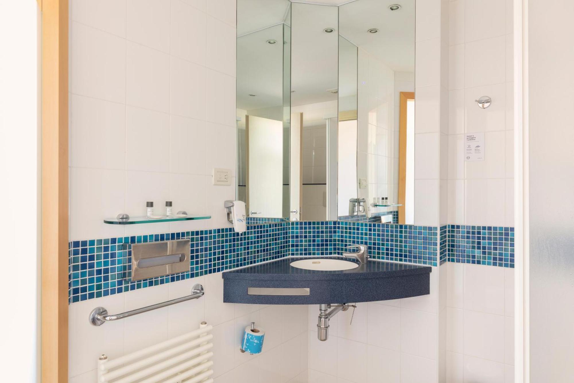 B&B Hotel Cherasco Langhe Luaran gambar